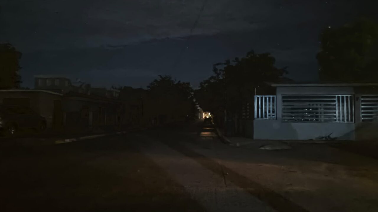 ¡Siguen sin luz! En el Ej Benito Juárez reportan hasta 24 horas sin servicio 