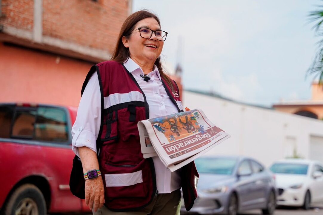 Imelda Castro destaca avances en derechos de las mujeres al visitar domicilios de Culiacán