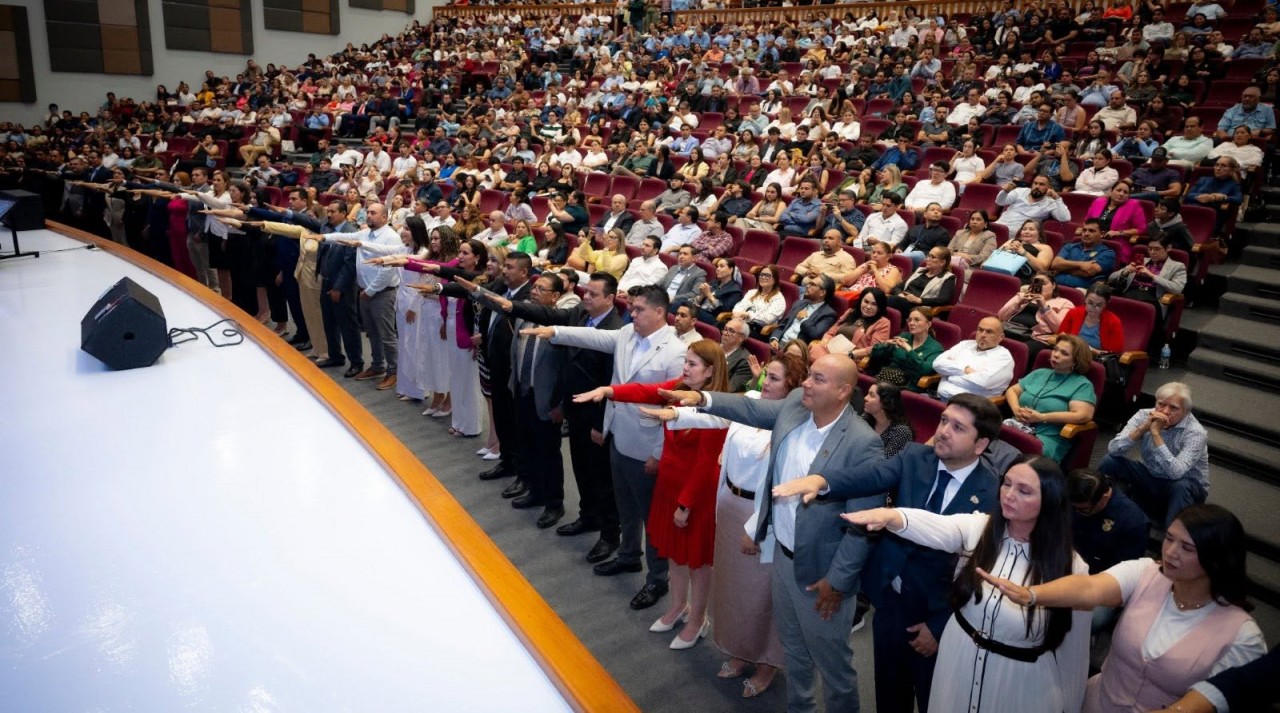 El Rector Jesús Madueña toma protesta a 41 directores y directoras electas de unidades académicas