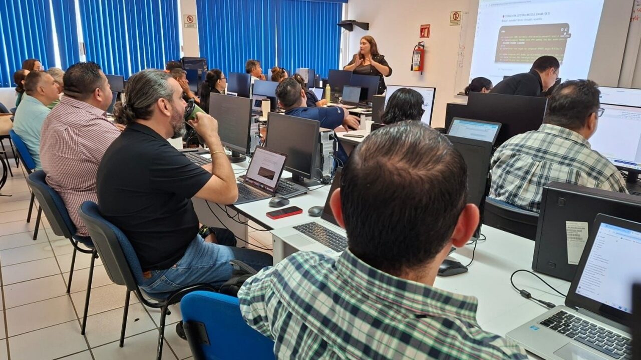 La UAS impulsa la formación docente con talleres de planeación bimodal 50/50 en las Unidades Regionales Centro Norte y Centro; fortalecen competencias digitales