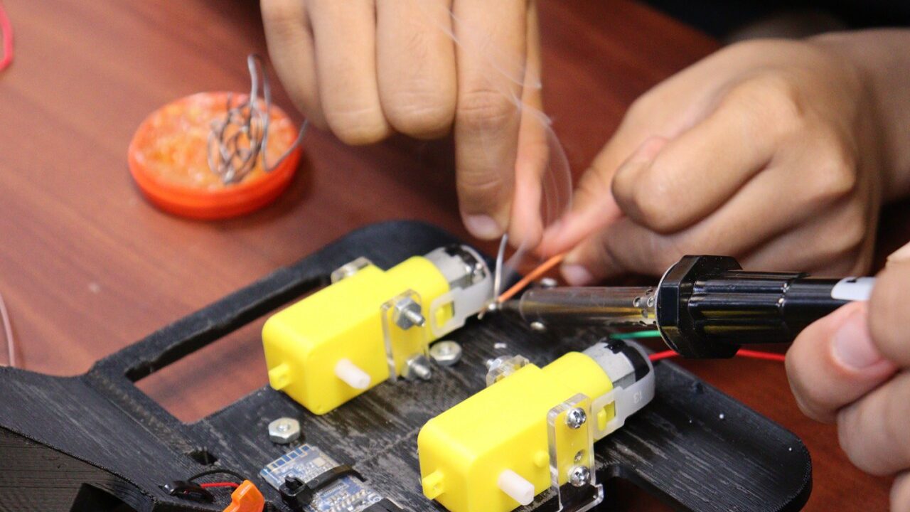 Consolida la Facultad de Ciencias Físico-Matemáticas de la UAS vinculación con el sector productivo, mediante la Feria de Proyectos de Ingeniería
