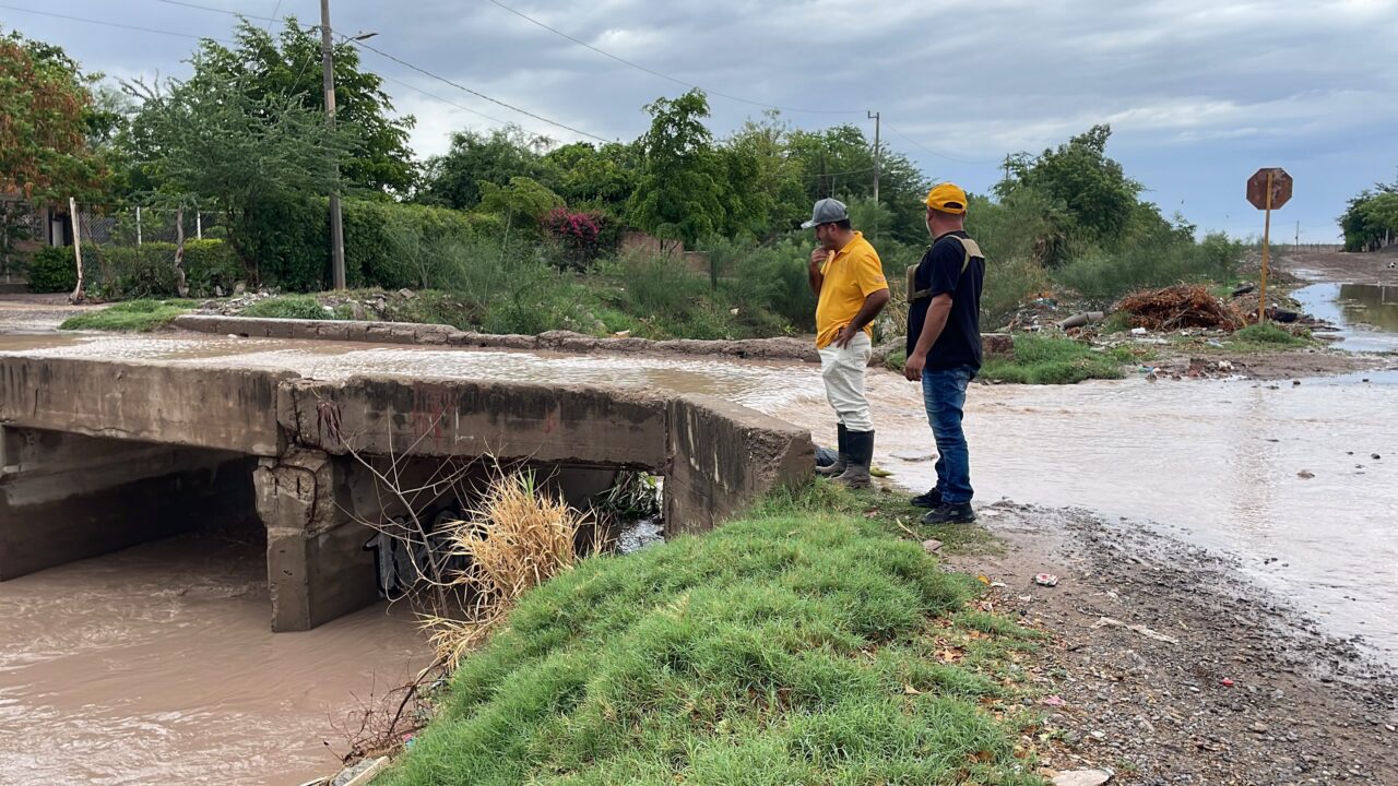 Realizan recorridos preventivos en Juan José Ríos por las fuertes lluvias