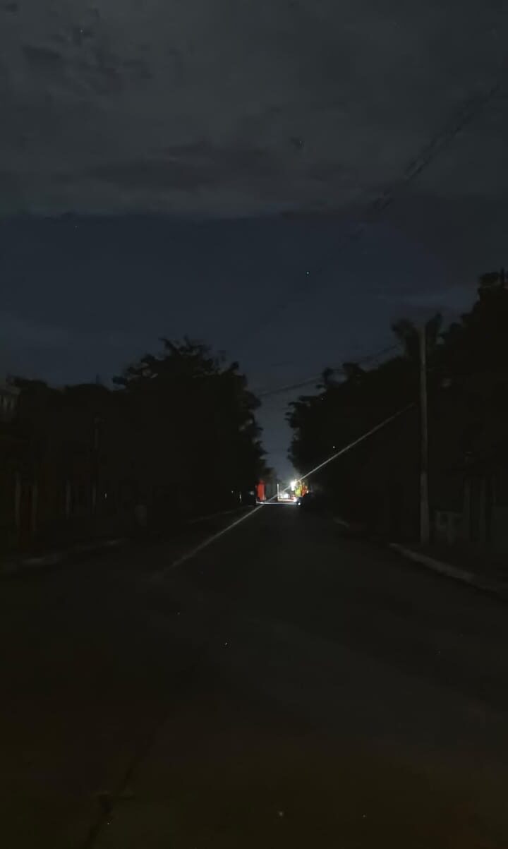 Robo de cableado en luminarias mantiene a oscuras a Los Mochis