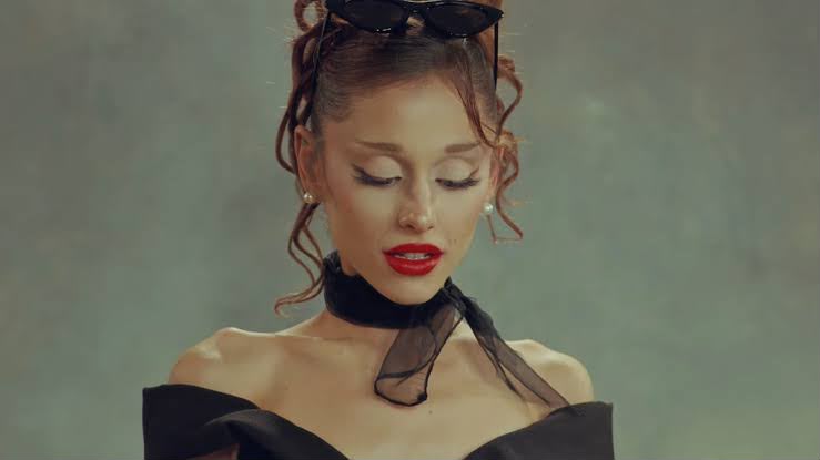 Ariana Grande confirma que tomará un descanso de la vida pública