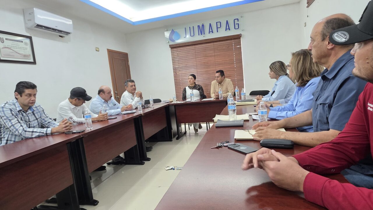 Ayuntamiento de Juan José Ríos acuerda convenio de colaboración con la JUMAPAG