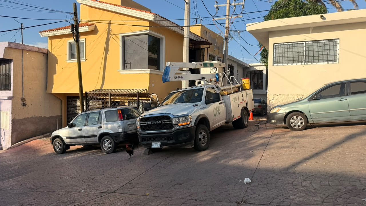 Vecinos de Topolobampo suman más de 30 horas sin energía eléctrica