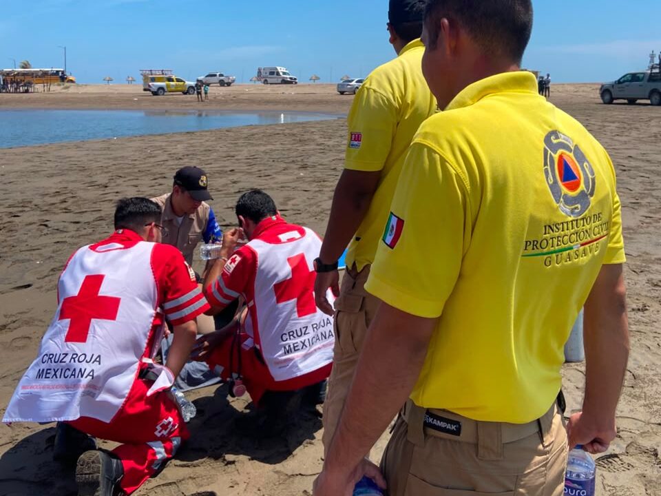 Voluntario de Protección Civil rescata a persona sordomuda de morir ahogada