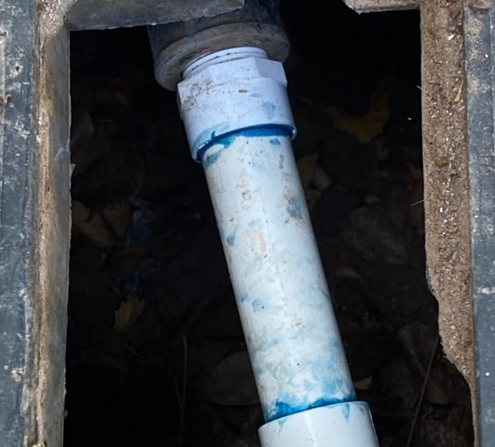 Reportan robo de medidor de agua en colonia Las Canteras