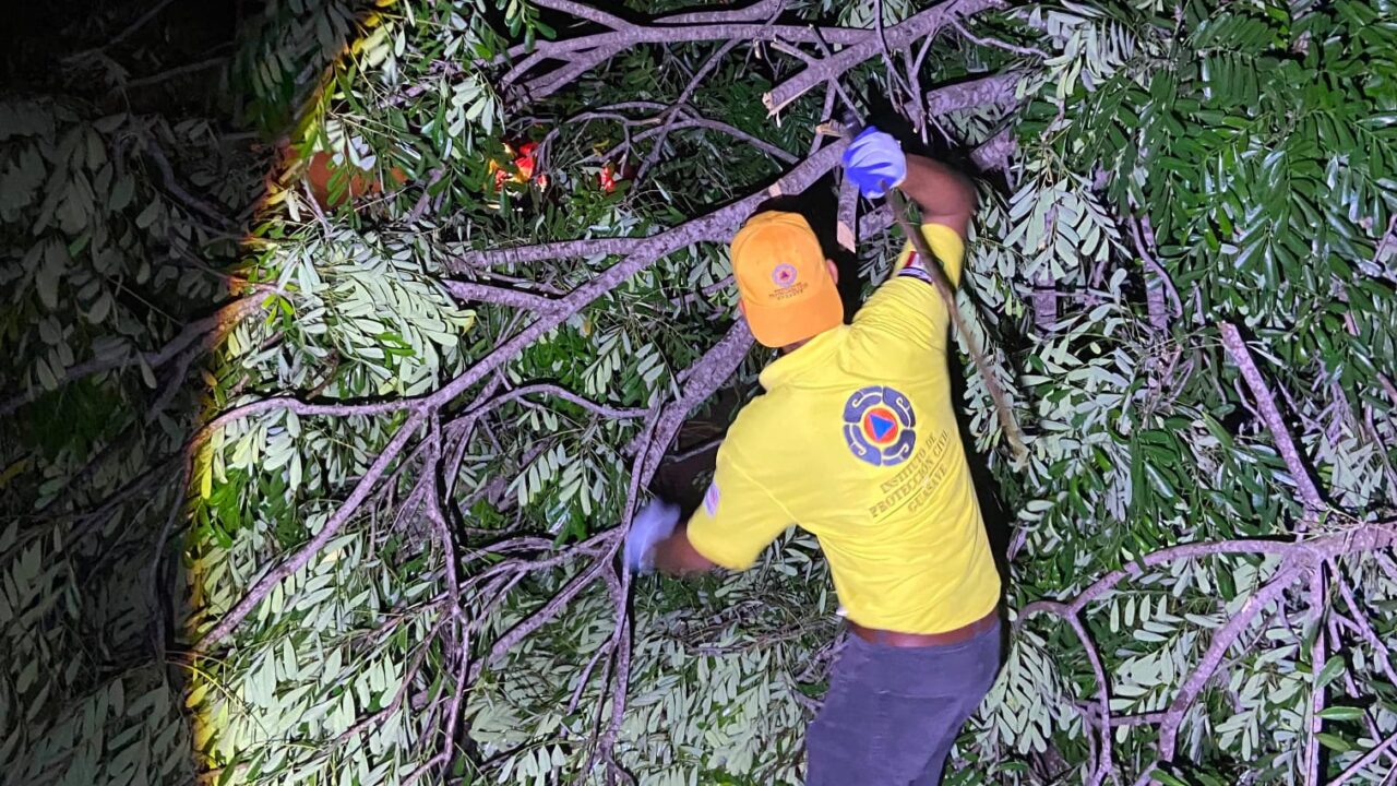 Protección Civil atiende afectaciones por tormenta en Guasave
