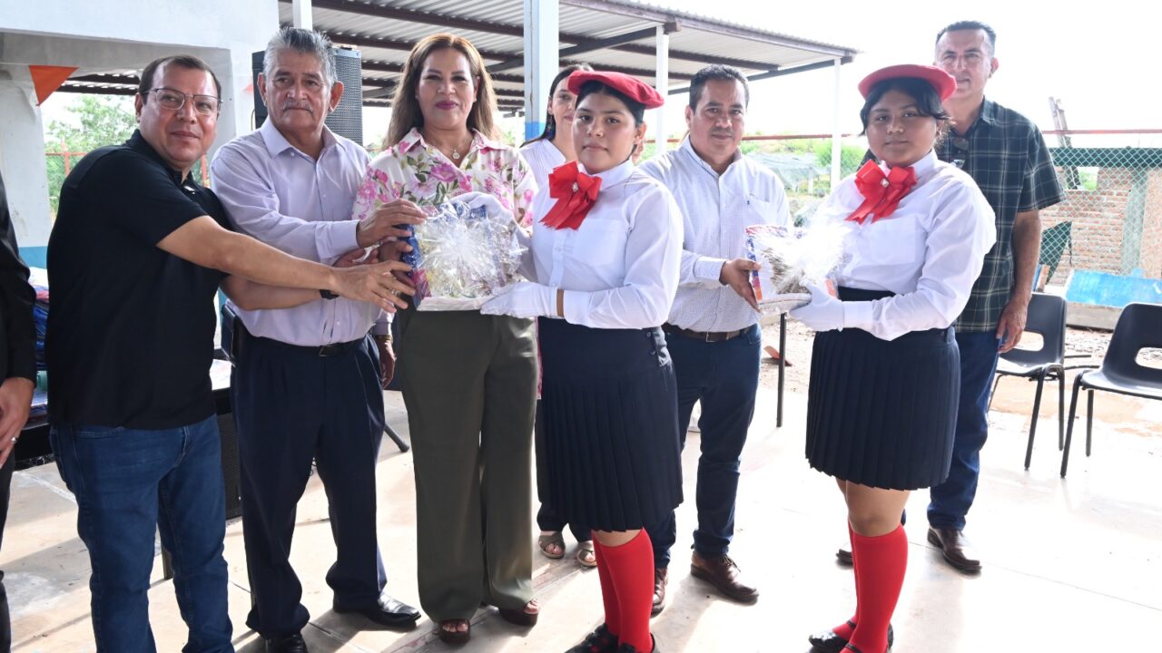 Alcaldesa Evangelina Llanes Carreón Inaugura el Ciclo Escolar 2026-2027 en Carrizo Grande