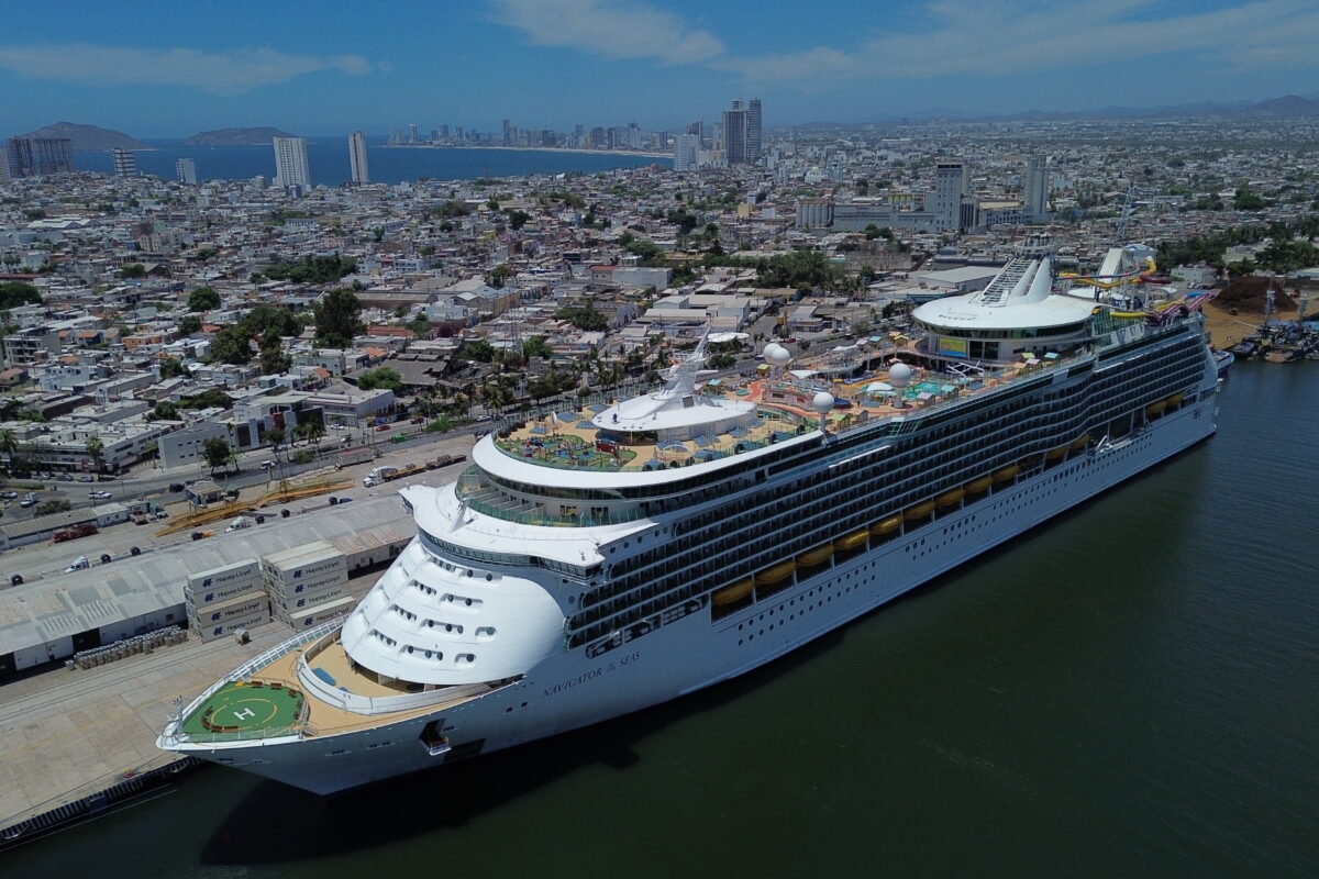 Arriba a Mazatlán el crucero “Navigator of the Seas”, con más de 3,800 visitantes