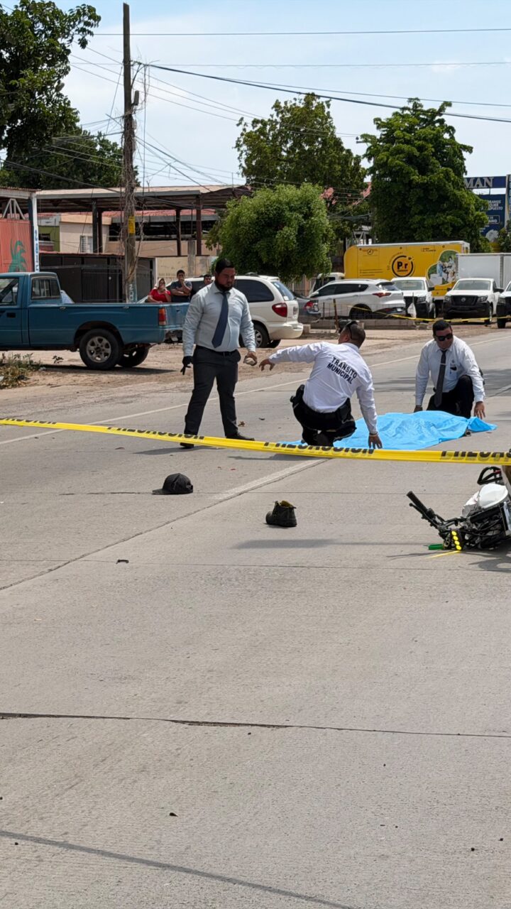 Motociclista de 18 años pierde la vida arrollado por una pipa en Los Mochis
