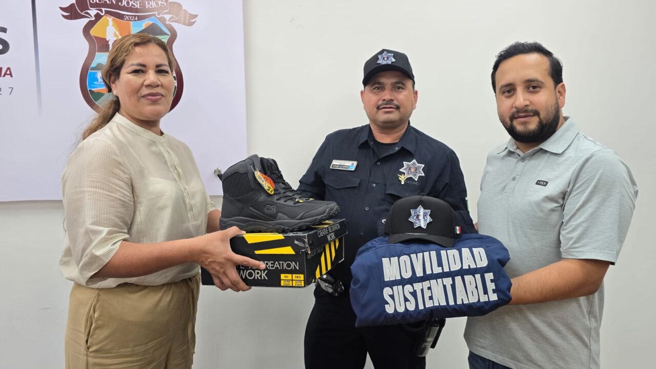 Equipan a elementos de Movilidad Sustentable en Juan José Ríos con nuevos uniformes