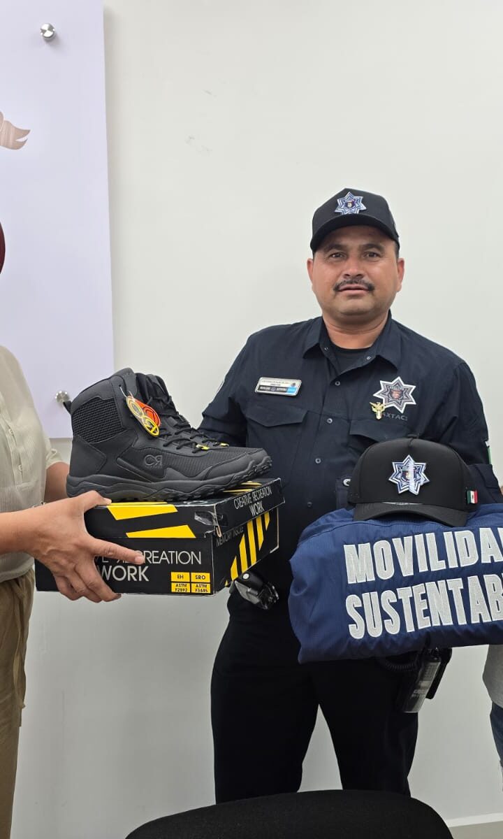 Equipan a elementos de Movilidad Sustentable en Juan José Ríos con nuevos uniformes