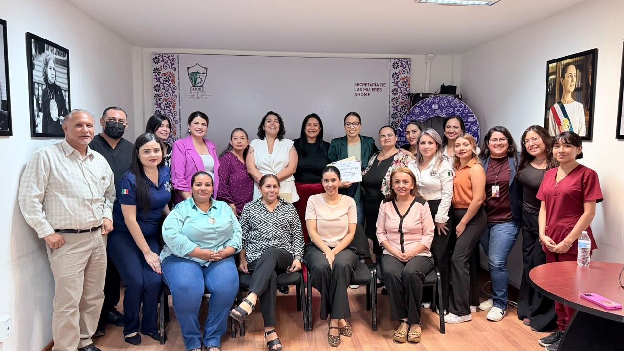 Capacitan a servidores públicos de Ahome para brindar atención digna a población LGBTQIA+
