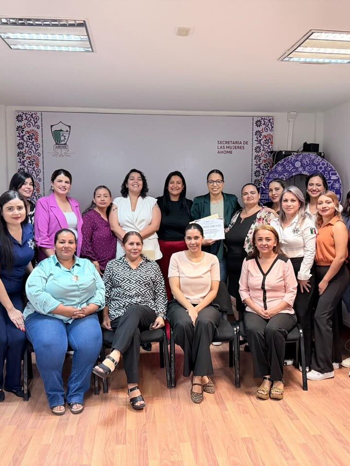 Capacitan a servidores públicos de Ahome para brindar atención digna a población LGBTQIA+