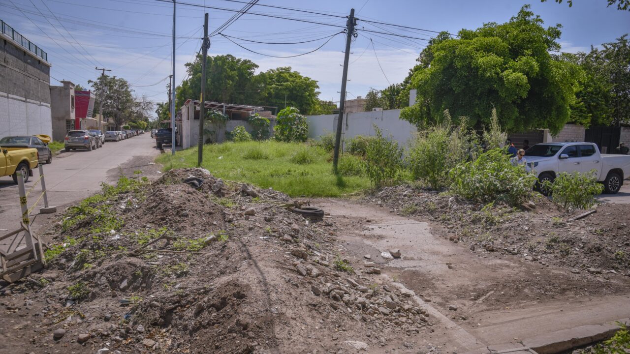 Anuncia Alcalde Menéndez que se rehabilitarán a la brevedad los drenajes caídos y socavones en La Memoria y Romanillo