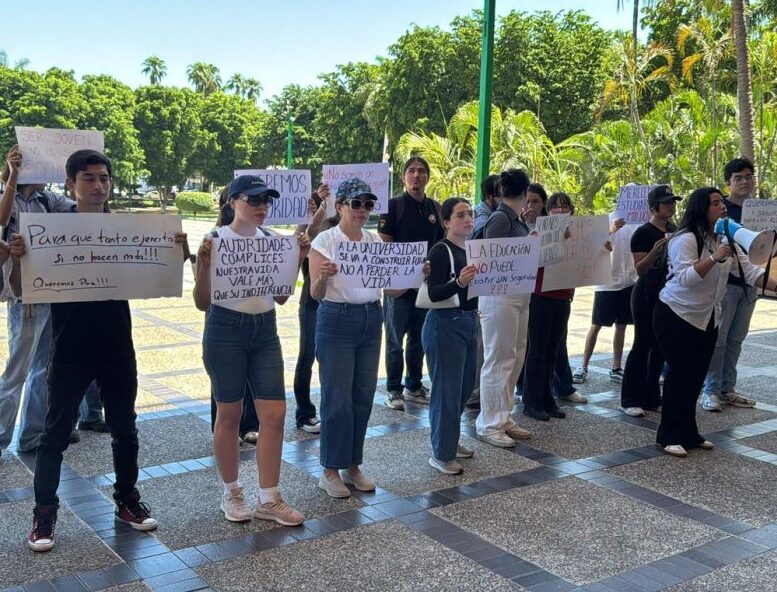 Tras asesinato de estudiante, UAS ajusta horarios y alumnos exigen seguridad