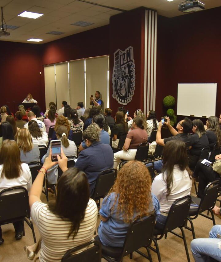 Servidores públicos participan en Foro Violencia de Género de la SEMUJERES