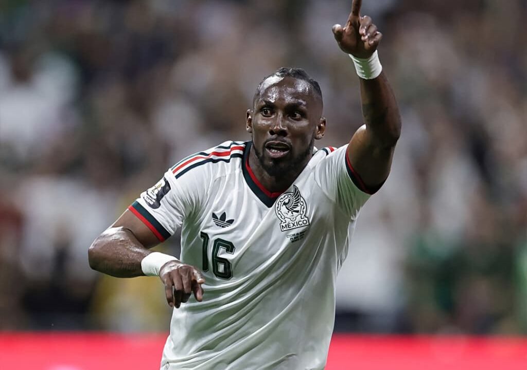 Julián Quiñones va por el Balón de Oro 2026