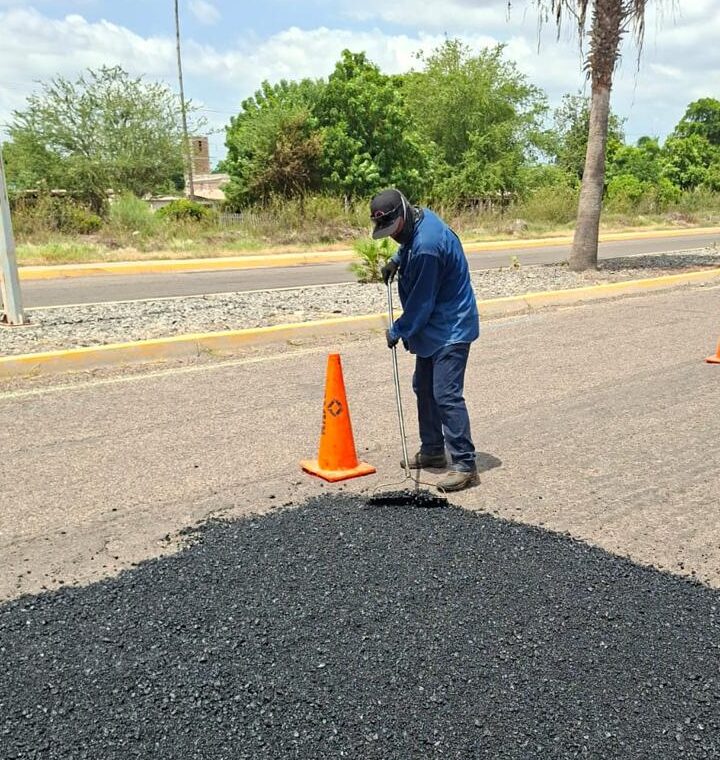 Mil 500 m2 en reparación de bacheo en zona urbana y rural