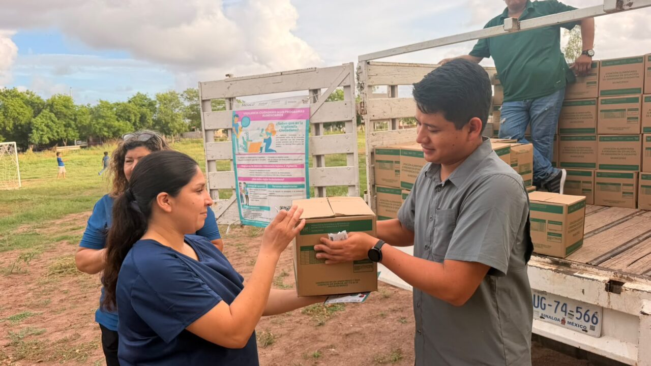 DIF Municipal lleva apoyos alimentarios a familias de los ejidos Treinta y Ochito y Héroes Mexicanos