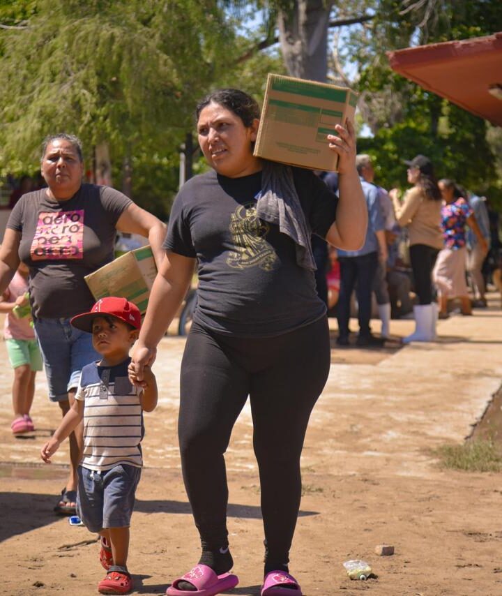 Gobiernos coordinan atención a familias de El Colorado tras ingreso del mar a viviendas