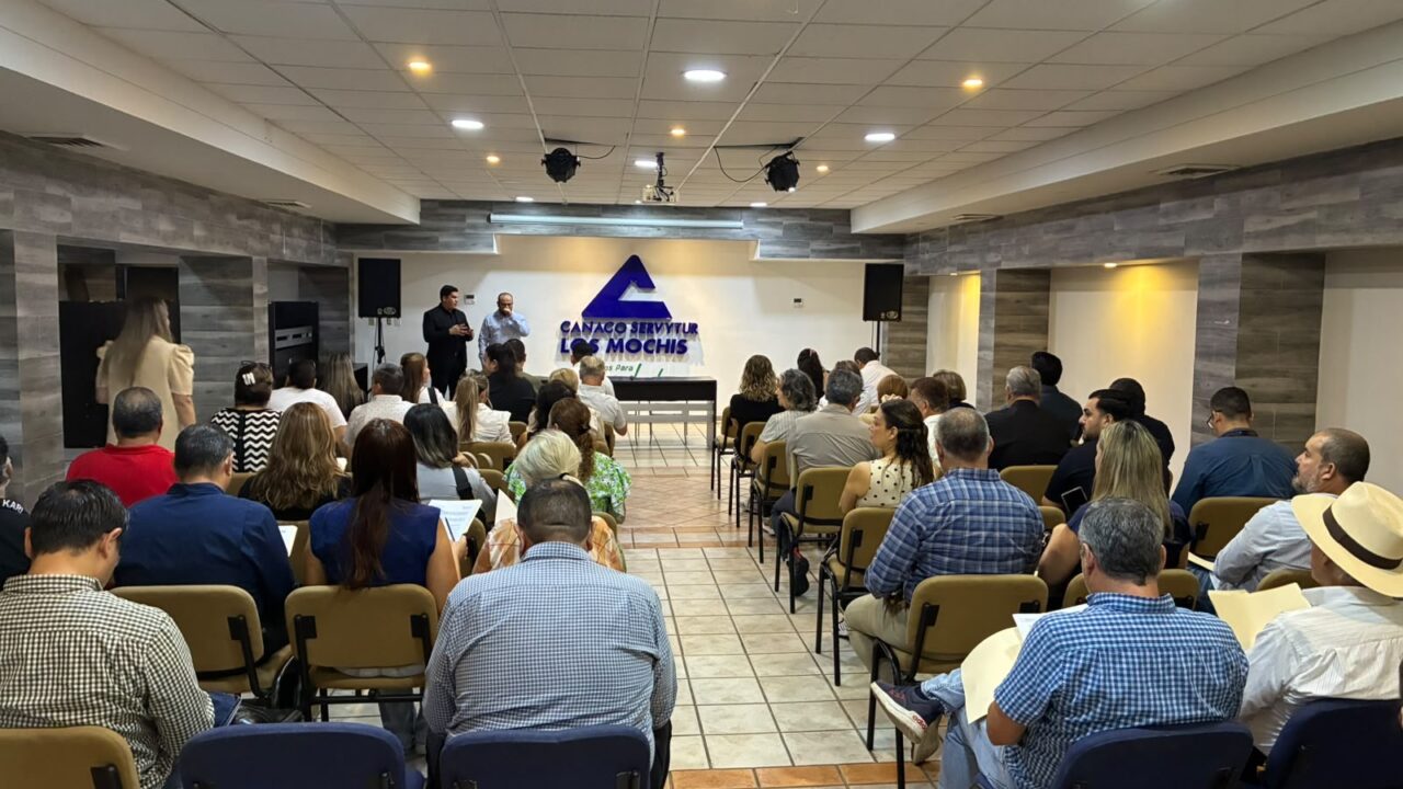 Solicitud de nuevos trámites retrasa revisión de negocios en plaza incendiada