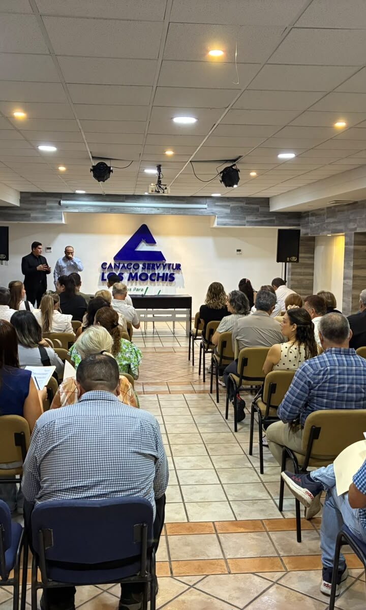 Solicitud de nuevos trámites retrasa revisión de negocios en plaza incendiada
