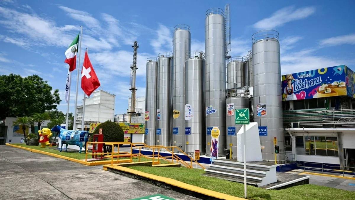 Piden cerrar plantas de Nestlé y Coca-Cola en zonas críticas por falta de agua