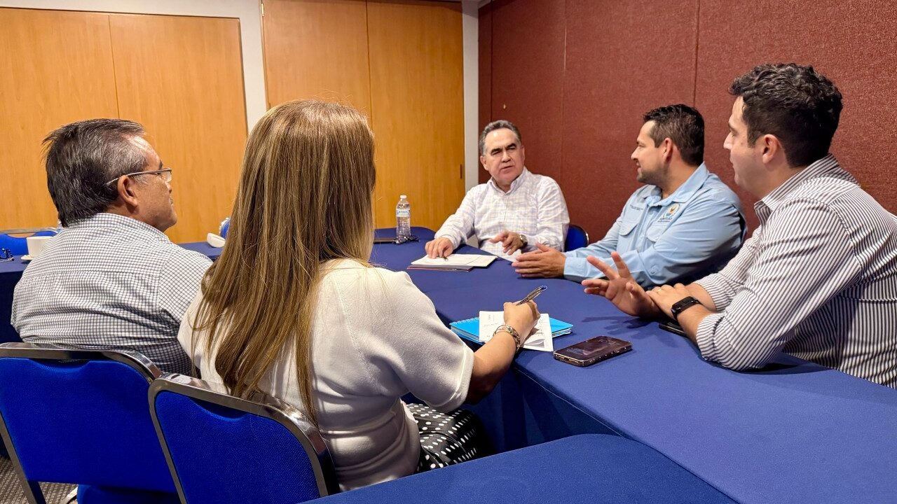 Realizan encuentro el Rector Jesús Madueña y líderes del SUNTUAS