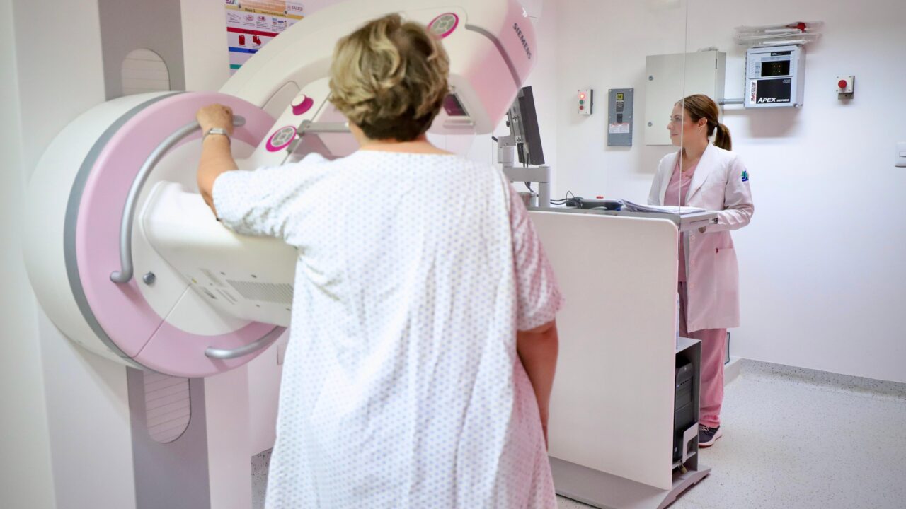 Secretaría de Salud invita a las mujeres a realizarse estudios para la detección oportuna del cáncer de mama y cuello uterino