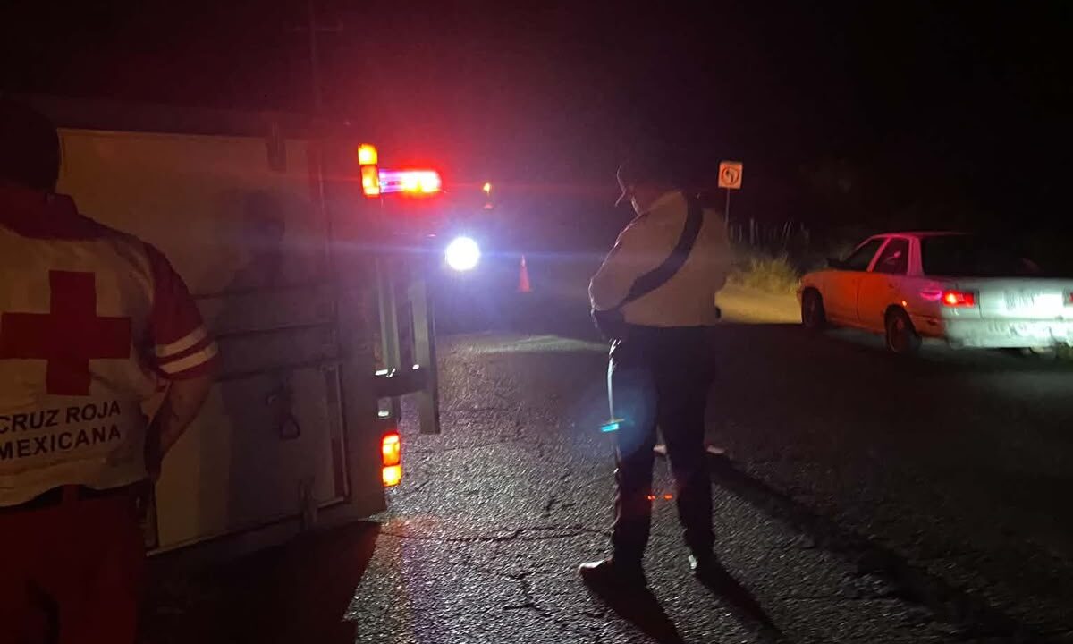 Conductor se queda dormido al volante y termina volcado en El Fuerte 