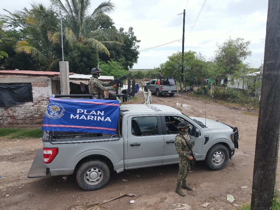 Activa SEMAR Plan Marina en auxilio de familias en comunidades costeras de Sinaloa