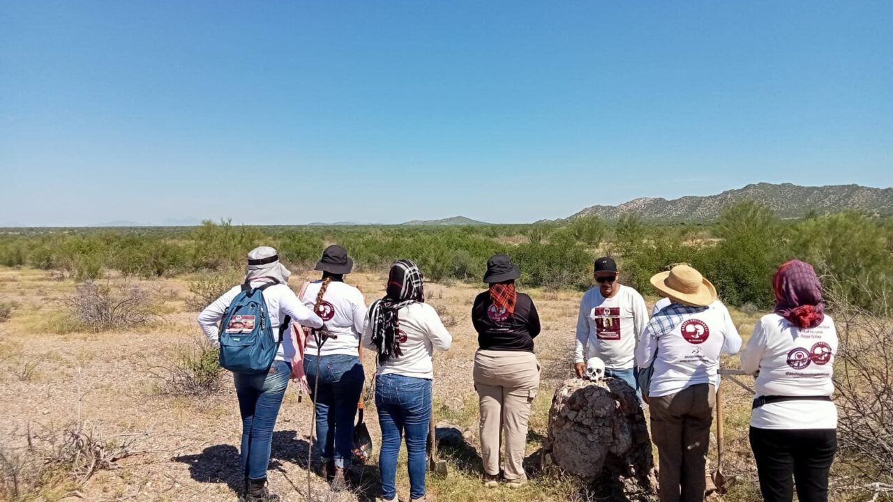 Madre y hermana buscadoras se certifican ante el Conocer
