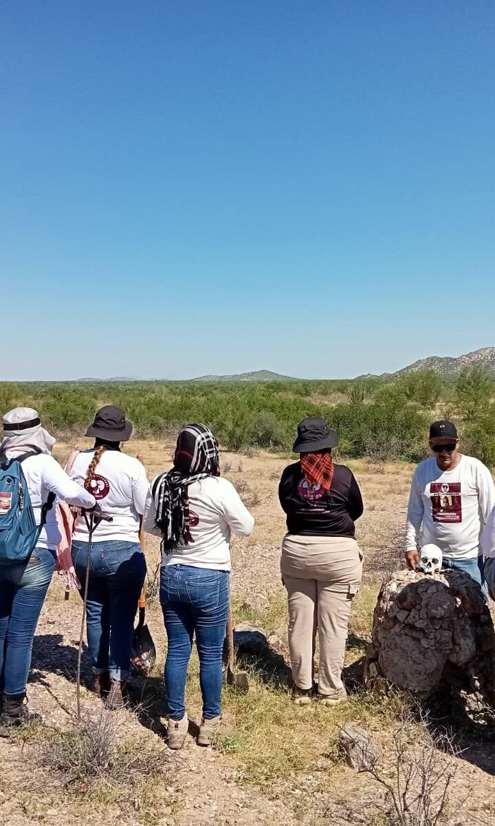 Madre y hermana buscadoras se certifican ante el Conocer